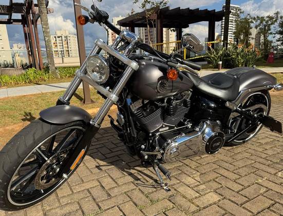 HARLEY-DAVIDSON SOFTAIL BREAKOUT HARLEY-DAVIDSON SOFTAIL BREAKOUT